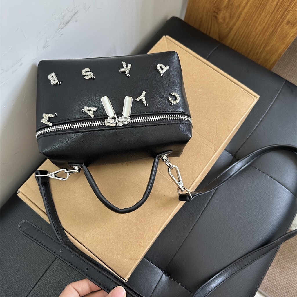 Ins New Box With High-End Feel, Diamond Studded Letter Bag, Fashionable And Simple Crossbody Bag
