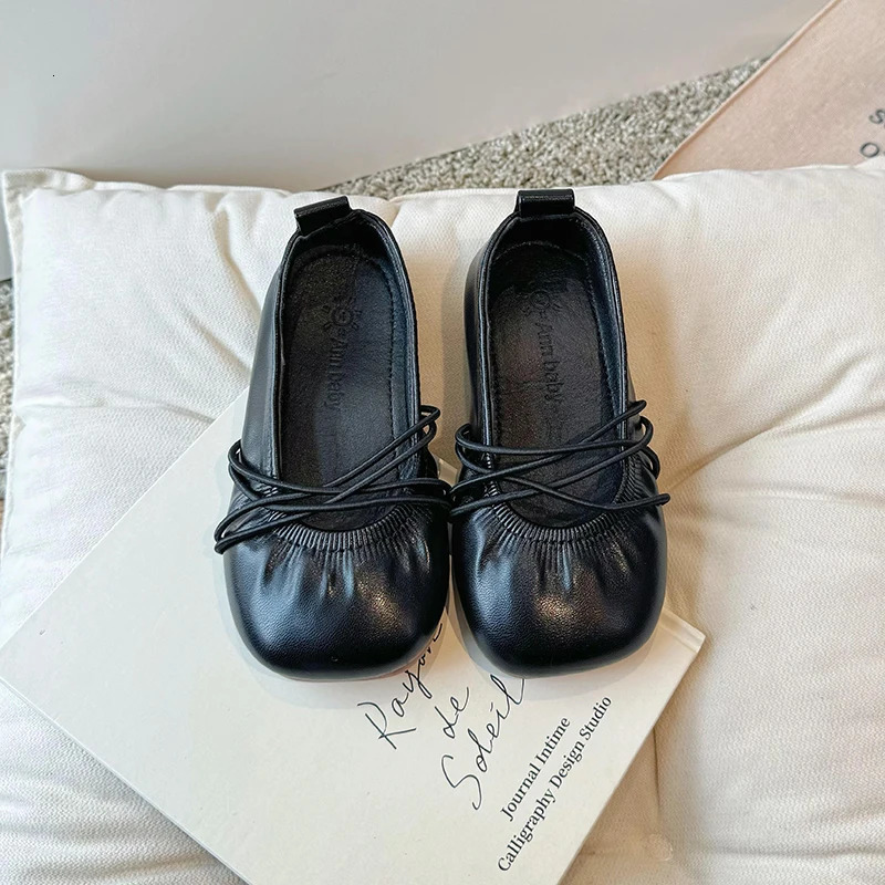 Baby womens shoes fashionable solid color casual Mary Janes soft apartment childrens leather comfortable slippers 250319