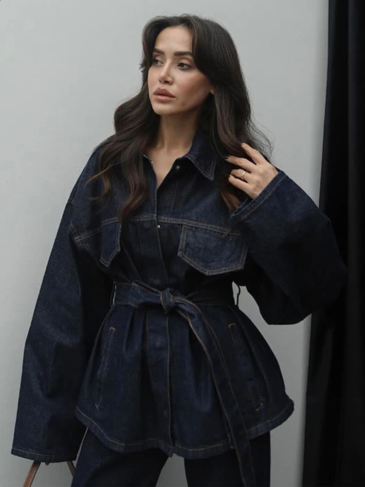 Fashionable collar denim jacket with belt suitable for women single chest long sleeved shirt Coats Street womens Chic Street denim top 250317