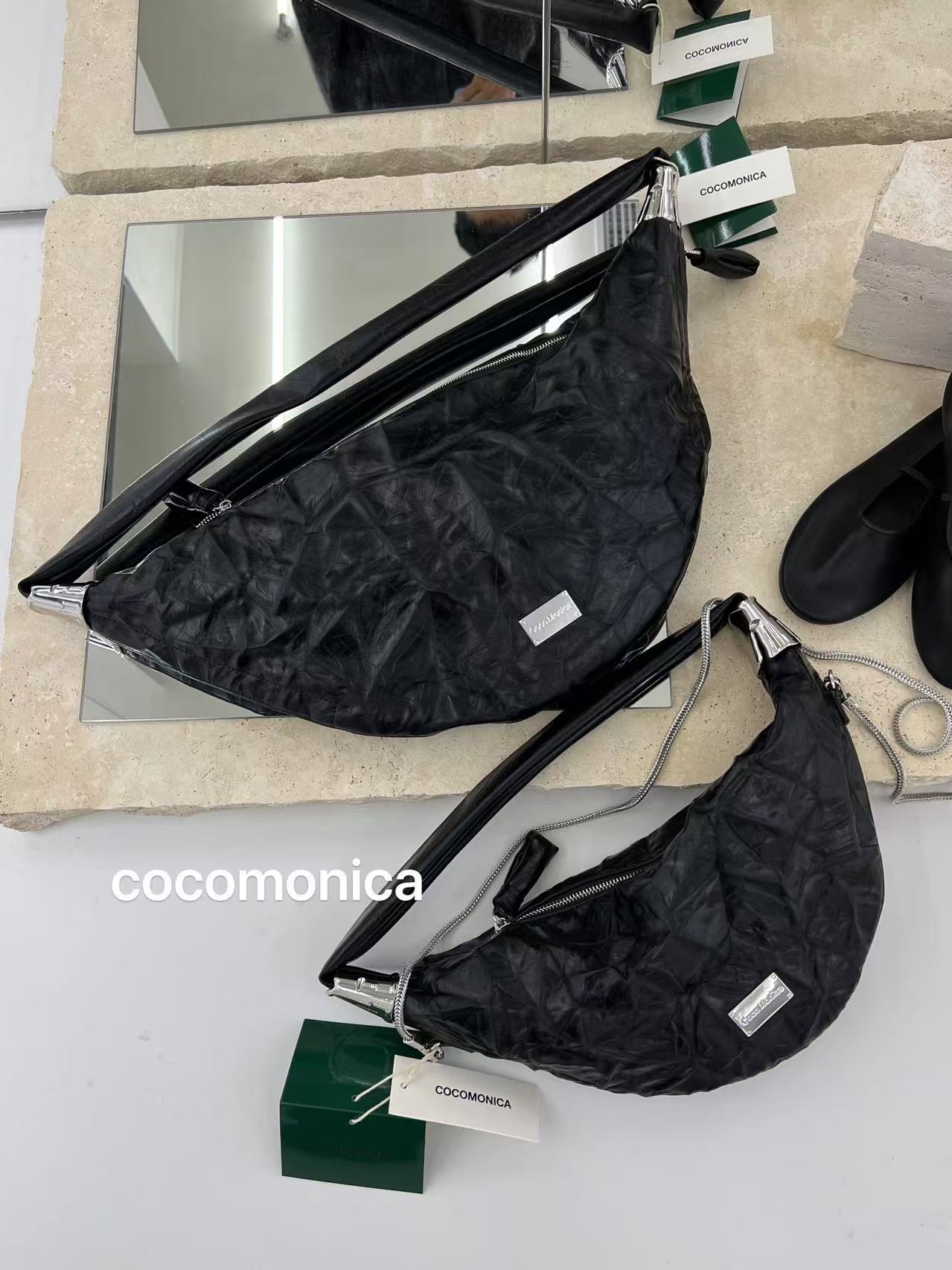 Design Sense: Wrinkled Soft Leather Crescent Shaped Armpit Hand-Held Single Shoulder Crossbody Women's Bag, Fashionable And Versatile, Cool Waist