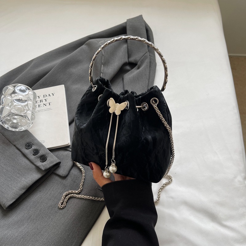 Small Niche Design Handheld Small For Women In The Summer Of fashion, New Fashionable And Trendy Chain Crossbody Bags, Commuting Bucket Bags Fashion S