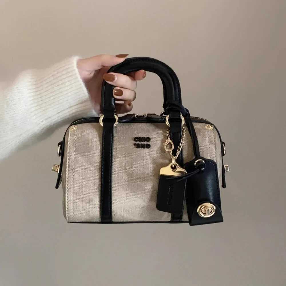 Nanfeng Chio2nd internet celebrity semi cooked mocha pillow bag womens 2025 new handheld small handbag shoulder crossbody bag Y250319