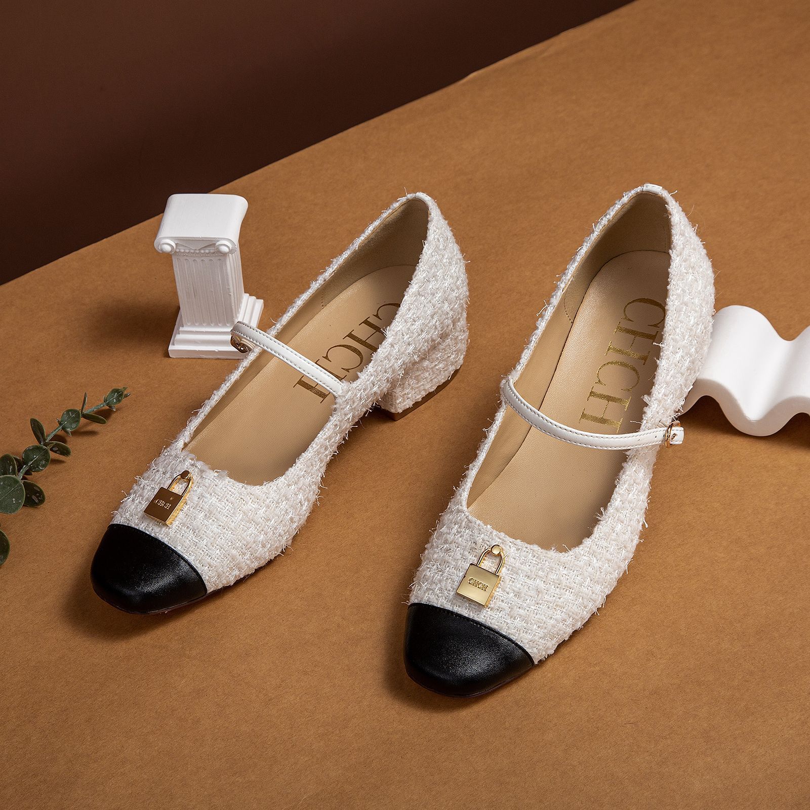 Designer CHCH French Coarse Heel Shallow Mouth With One Word Strap Mary Jane Shoes Small Fragrant Style Classic Splicing Women's Single Shoe