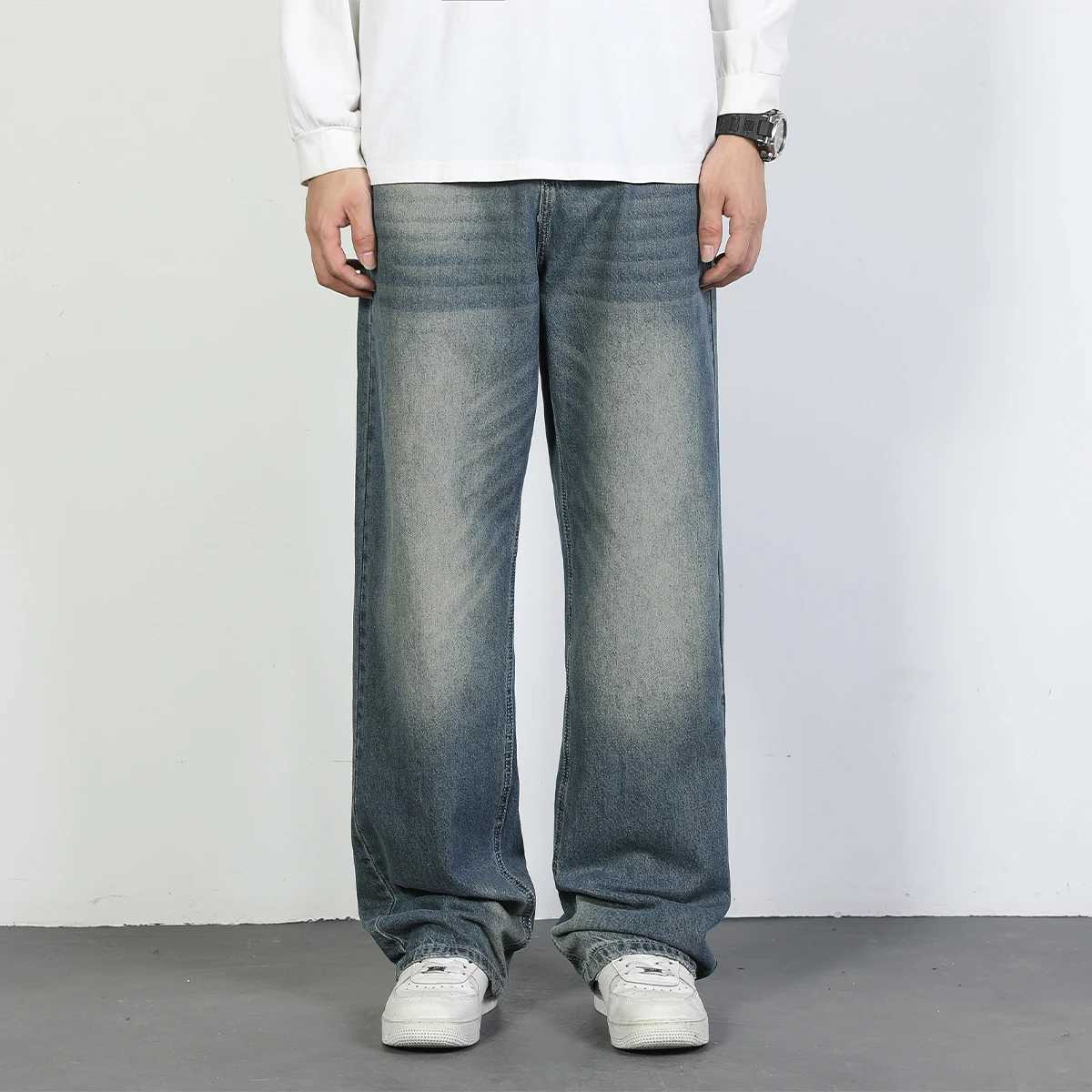 Mens loose straight leg jeans vintage jeans with whisper and hand brush fading streetwear style multiple sizesT250319