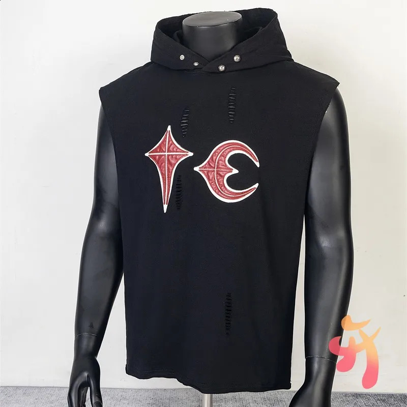 24ss Thug Club Vest Vintage Washed Cut Hole Embroidered Leather Star Moon Button Up Hood Sleeveless Camisole Men Women 250318