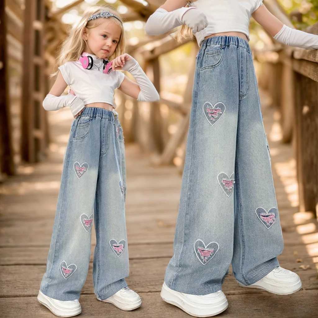 Girls love cut hole ripped jeans in spring and autumn new products fashionable and versatile medium and large childrens widT250326