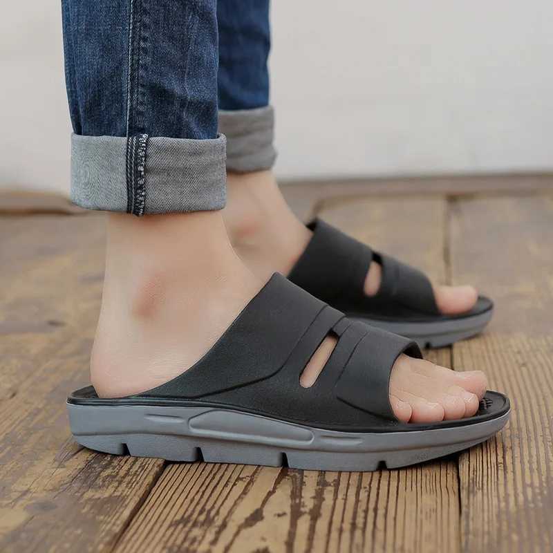 Summer Light Slipper Men Thick-Soled Beach He Outdoor Flip-Flops Arch Shock Absorpti Slippers N-Slip Ciabatte Uo Y250320