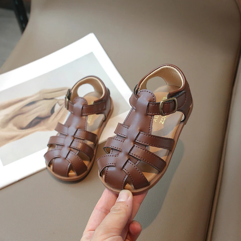 Preschool sandals 2024 summer baby beach shoes borns first walking boys and girls sports closed sole 250312