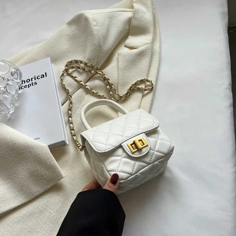 2025 Womens Fashion Mini Bag Versatile Crossbody Red Envelope High Grade Diamond Grid Chain Single Shoulder Small Square Y250319