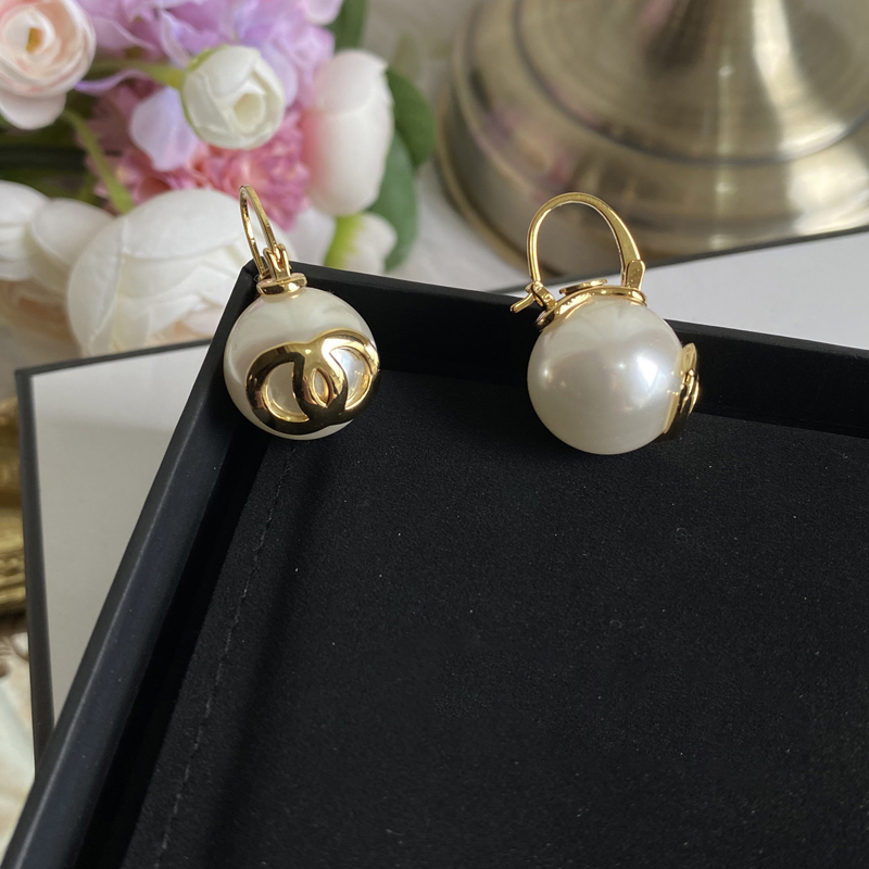 Designer Ear Stud Earrings Crystal Rhinestone Pearl Round Real Gold Brass Copper Stamp Letter Earring Fashion Womens Wedding Party Classic Jewelry Accessories