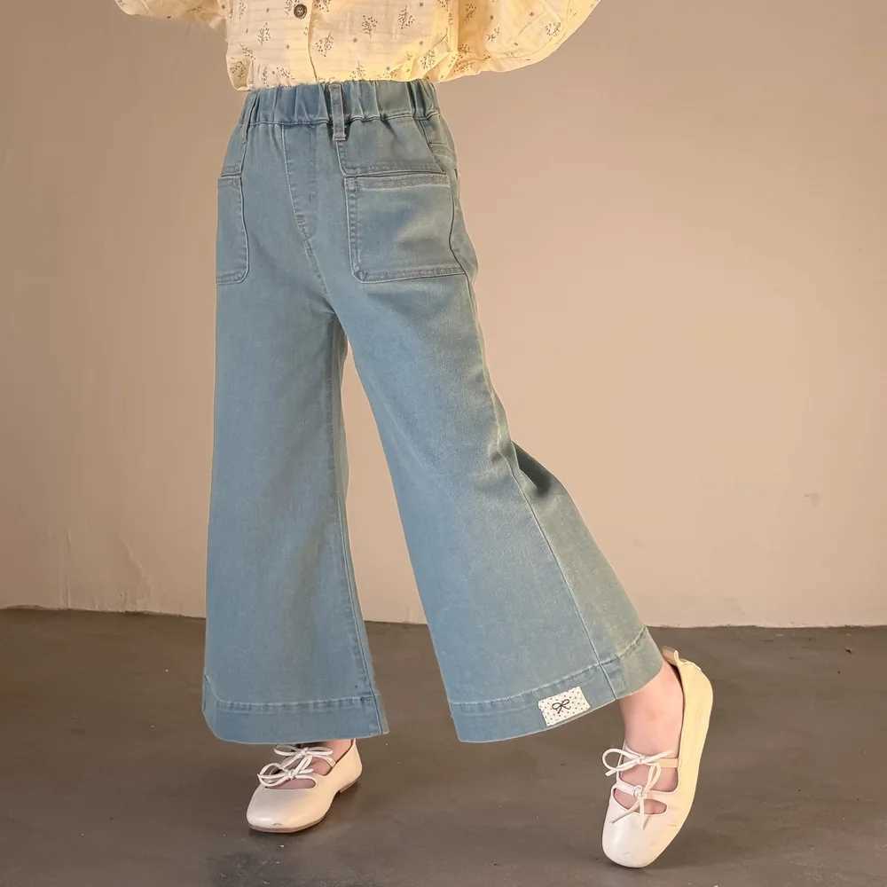 New Spring Girls Jeans Cotton Stickers Baby Girls Flash Pants Loose Elastic Waist Preschool Girls JeansT250326