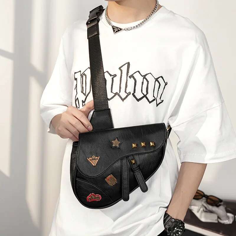 Fashion Rivet Men's Badge Saddle Men Chest Crossbody PU Leather Shoulder Bag Bolso