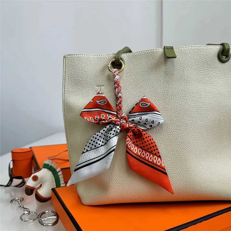 Handmade silk scarf keychain pendant colorful bow bag decoration car key with keychain accessories gift for friendsXJ250319
