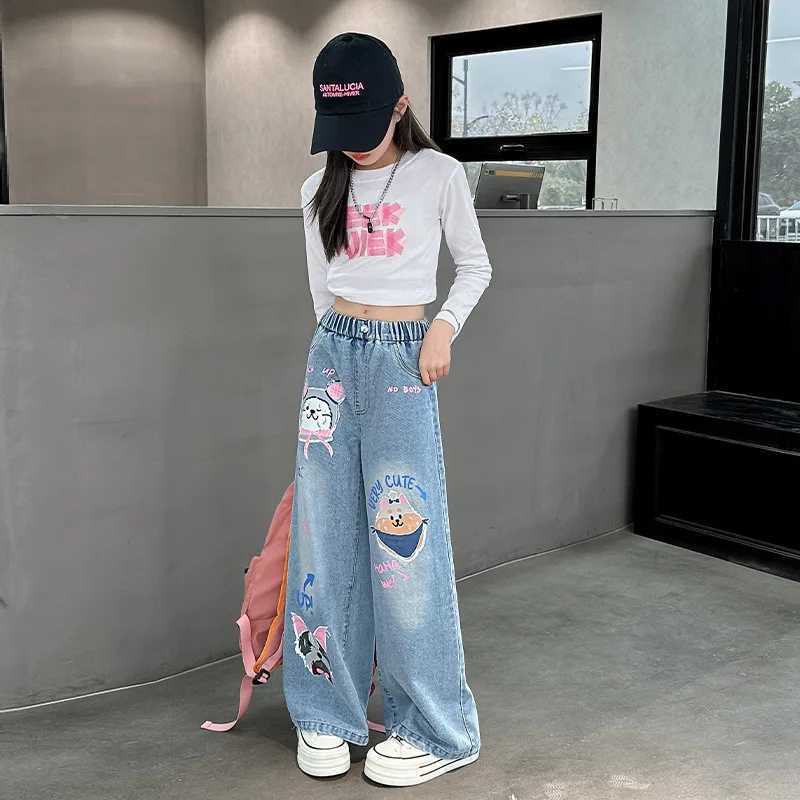 2024 Cartoon Fashion Pattern Jeans Suitable for Girls Loose Straight Jeans Cute Printed Children Spring and Autumn Korean Style Long TrouserT250326