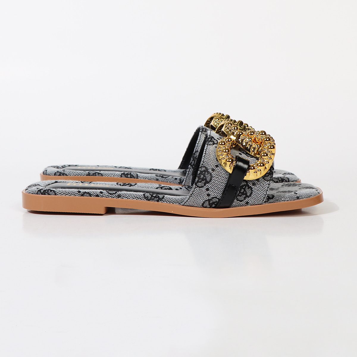 Women's large-size chain flat-bottomed slippers new European and American fashion casual slippers for spring and summer 2025 wholesale