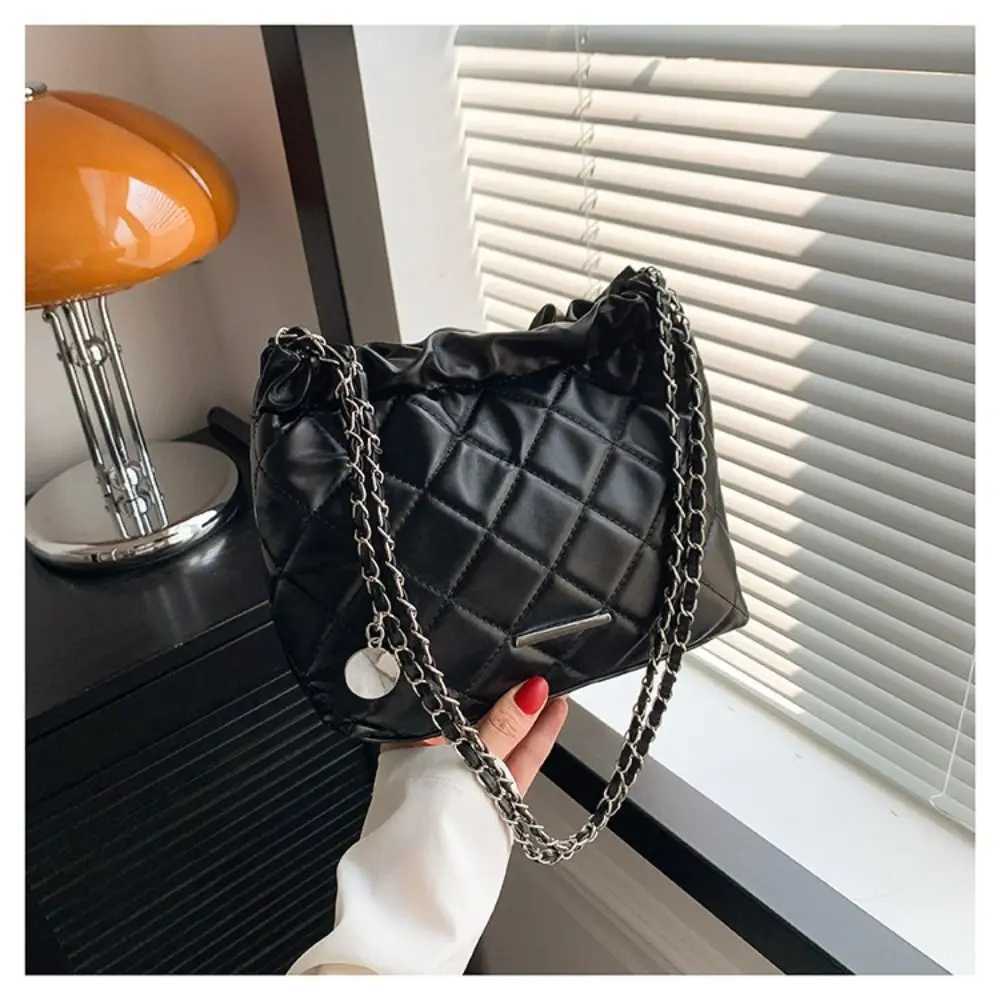 Rhombic Chain Bag Fashion Small Soft Leather Bucket Bag Lightwear Drstring Bag Ladies Girl Y250319