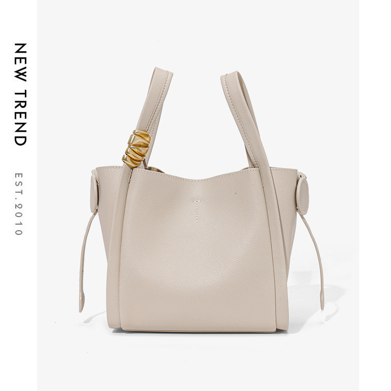 Bag Autumn And Winter High End Niche Bucket Bag Versatile Women Carrying Vegetable Basket Bag For Work Shoulder Bags