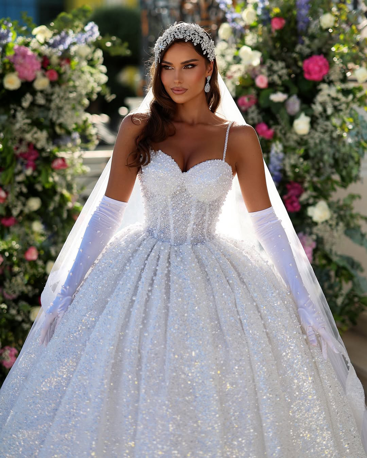 Gorgeous Pearls Wedding Dress Sequins Bridal Ball Gowns Spaghetti Straps Beaded Custom Made Sleeveless Princess Bride Dresses Vestido De Novia Plus Si