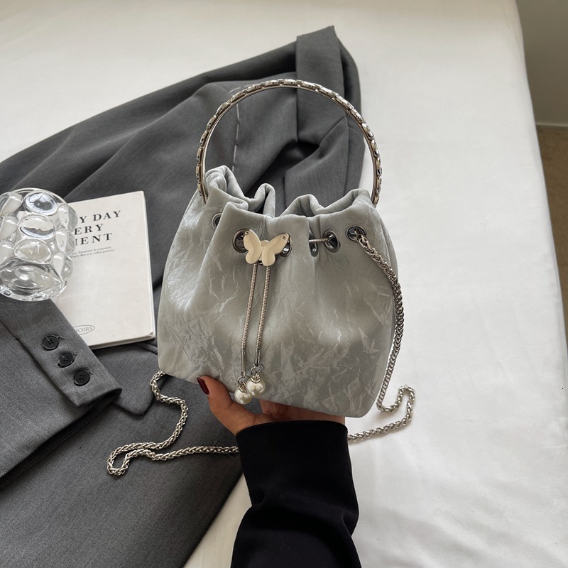 Small Niche Design Handheld Small For Women In The Summer Of fashion, New Fashionable And Trendy Chain Crossbody Bags, Commuting Bucket Bags Fashion S