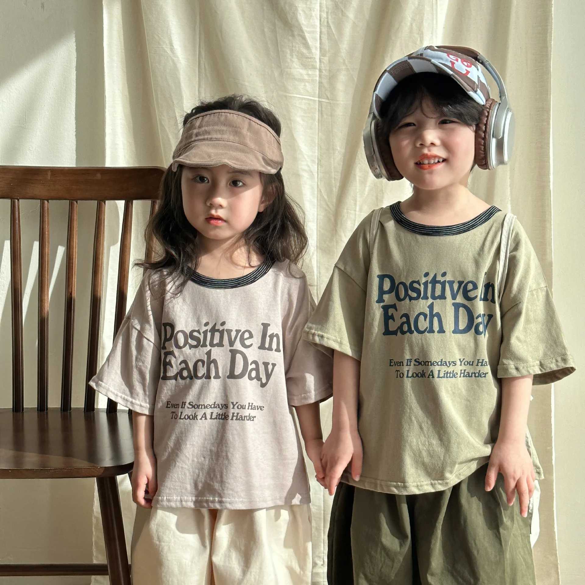 2024 Summer Loose Boys Letter Printed Short Sleeve T-shirt Girls Fashion Cotton T-shirt Childrens Casual Top Childrens T-shirtT250320