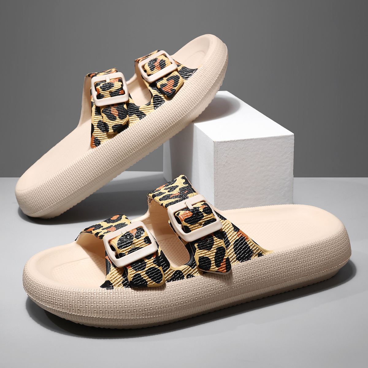 2025 New Summer Leopard Print Women's Slippers For Outdoor Leisure Single Line Drag Anti Lip Thick Sandals, Designer Foot Poop Feeling Cool Slipp