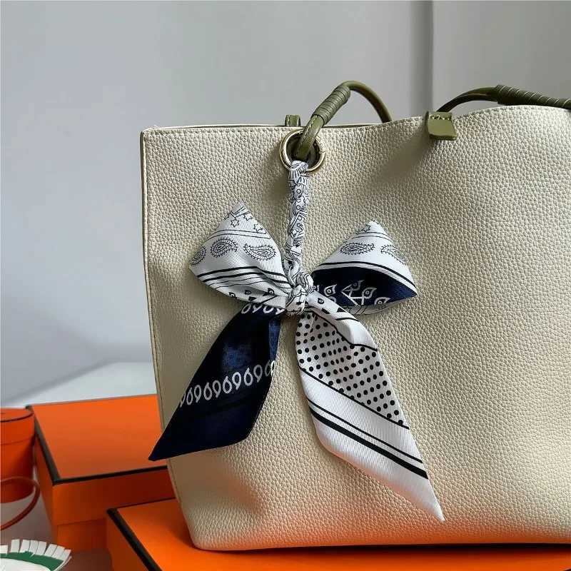 Handmade silk scarf keychain pendant colorful bow bag decoration car key with keychain accessories gift for friendsXJ250319
