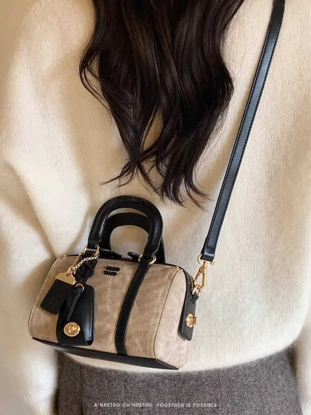 Nanfeng Chio2nd internet celebrity semi cooked mocha pillow bag womens 2025 new handheld small handbag shoulder crossbody bag Y250319