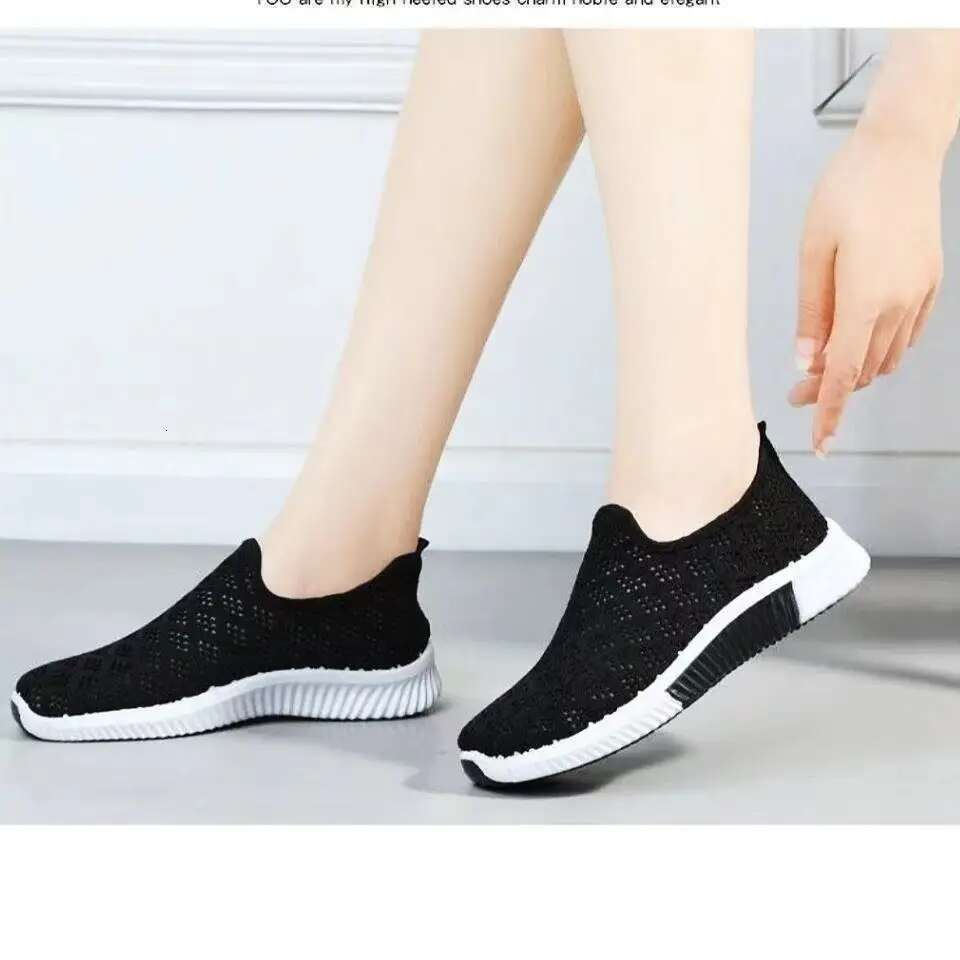 2025 New Women's Fashion Casual Breathable Outdoor Mes h Sneakers Slip On Walking Shoes Wo men