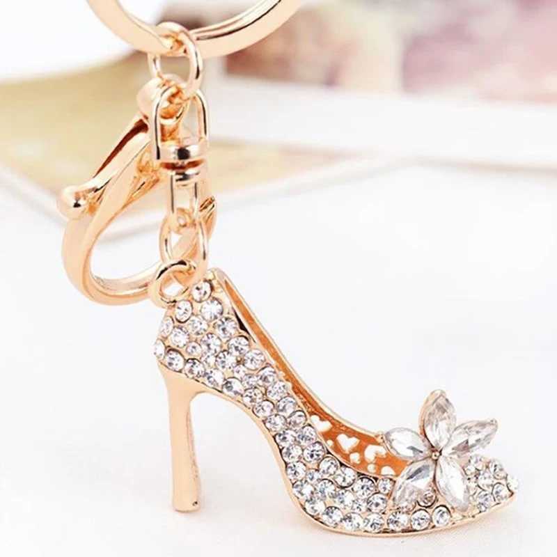 1Pc new crystal high heels keychain wallet car shiny rhinestone keychain bag decorative alloy keychainXJ250319
