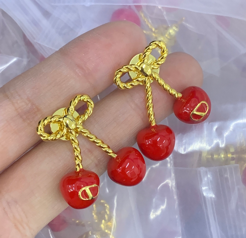 Cute Red Cherry Stud Earring Women Girls Designer Earring Wedding Party Jewelry Aretes Orecchini High Quality Jewelry Accessories Selected Lovers Gifts