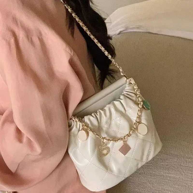 Fifth Avenue Bucket Bag New Summer Niche Premium Texture Small Bag Womens Single Shoulder Crossbody Bag women bag Bucket Y250319