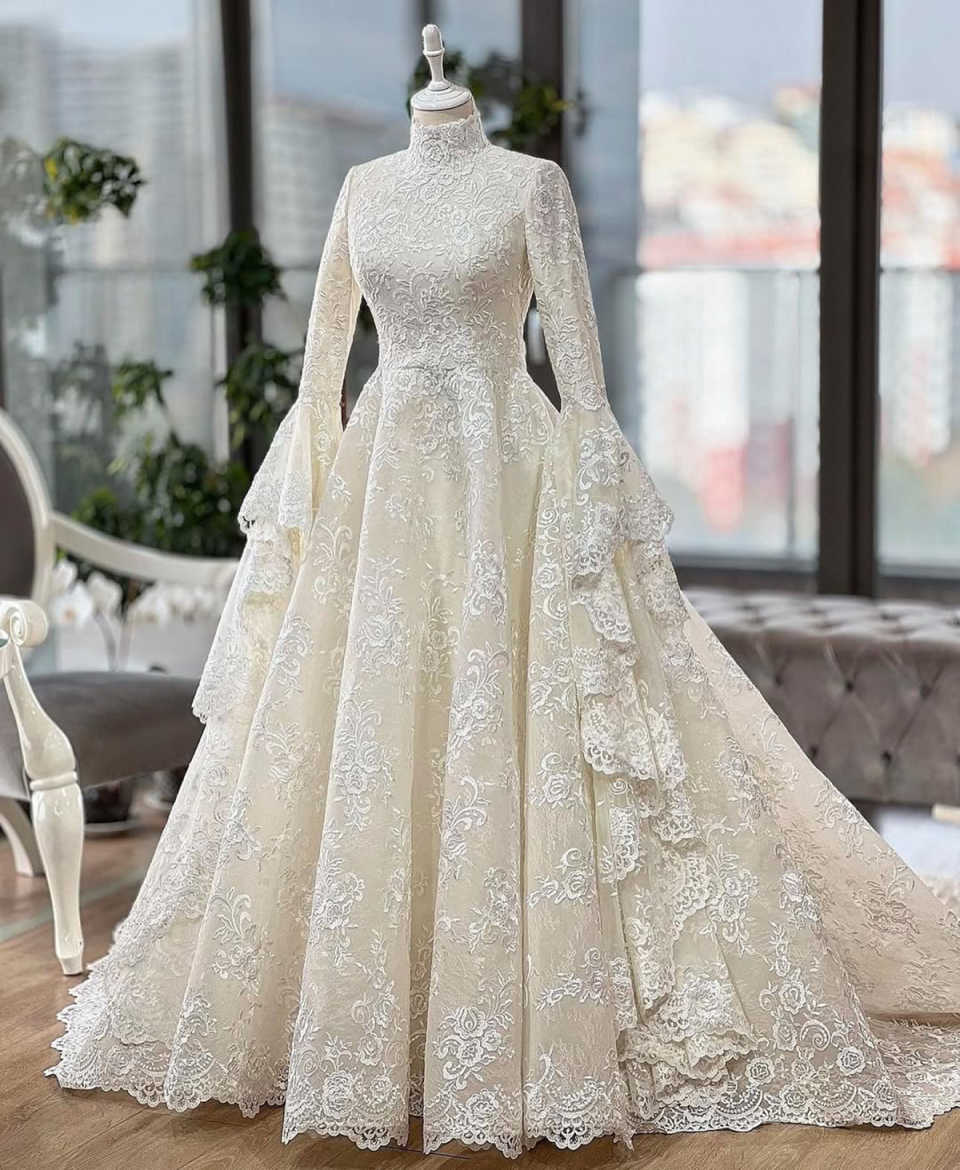 Luxury White Ball Gown Wedding Dresses Full Appliques Long Sleeves High Collar Sequins Beads Organza Bodice Bridal Gowns Chic Dubai Custom Made Vestid