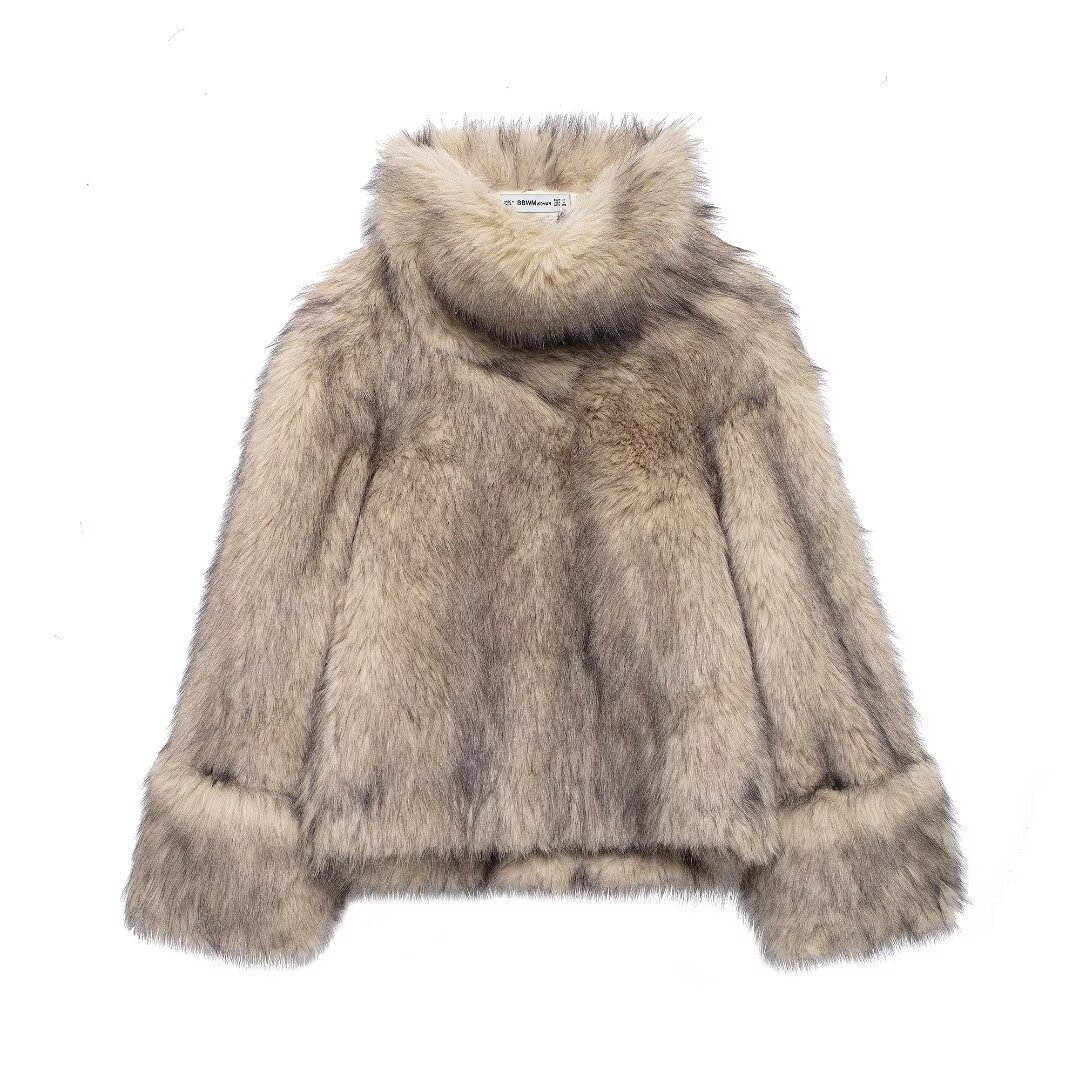 Women's standing collar long sleeved faux fur effect hoodie