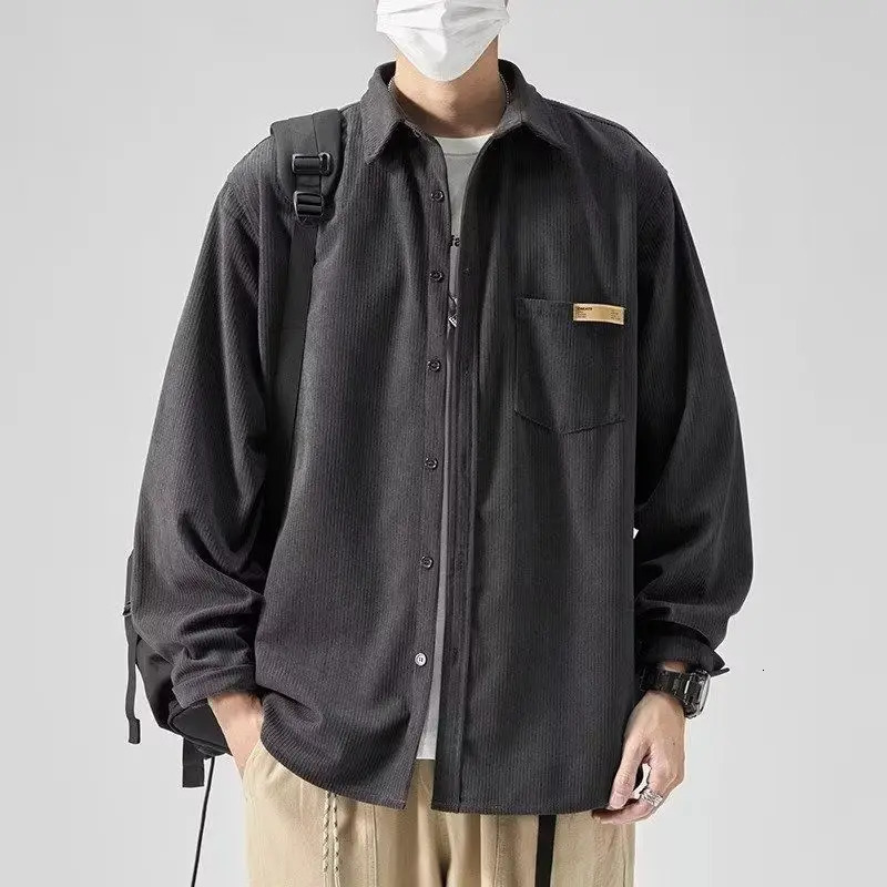 Fashionable and comfortable mens loose casual shirt thick long sleeved Corduroy Versatile Top 250317