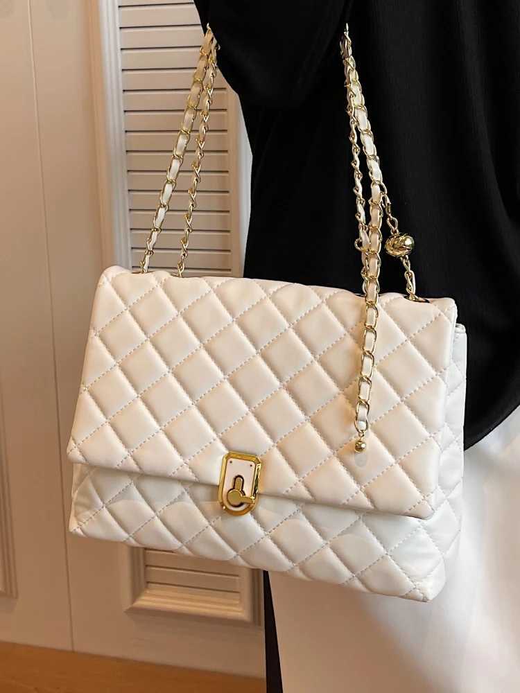 Plaid large capacity commuting cross body bag 2024 new womens Exquisite buckle zipper chain lower arm bag popular handbag trend Y250319