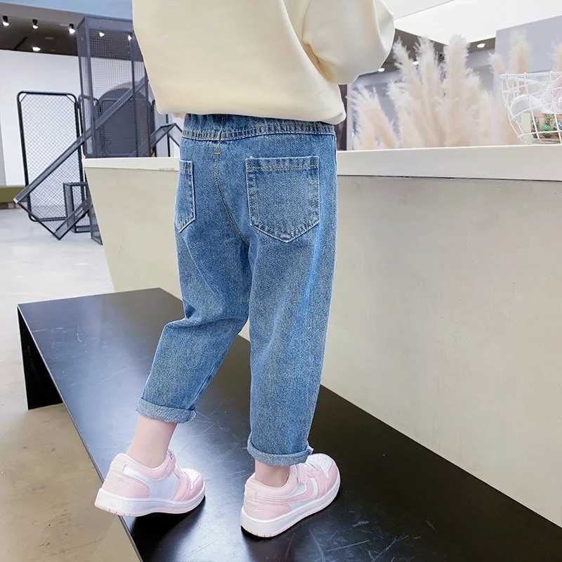 Spring and autumn baby denim pants suitable for girls heart-shaped embroidery elastic waist children girls Trousers stretch external children girlsT25