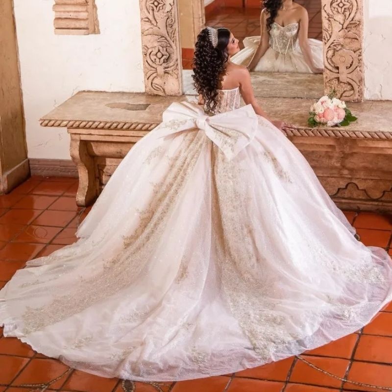 Ivory Shiny Quinceanera Dresses Luxury Crystal Applique Lace Long Sleeve Off Shoulder Birthday Party Ball Gown Vestidos de 15 anos Sweet 16 Dress