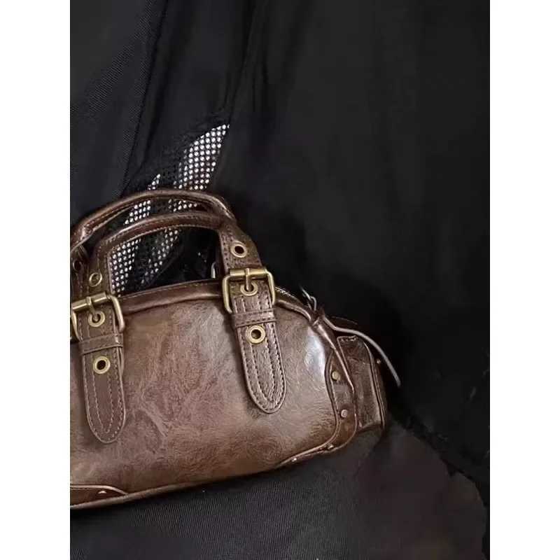 2024 New Niche Vintage Motorcycle Bag Womens Versatile Shoulder Crossbody Bag Chinese Mainland High end Handbag Y250319