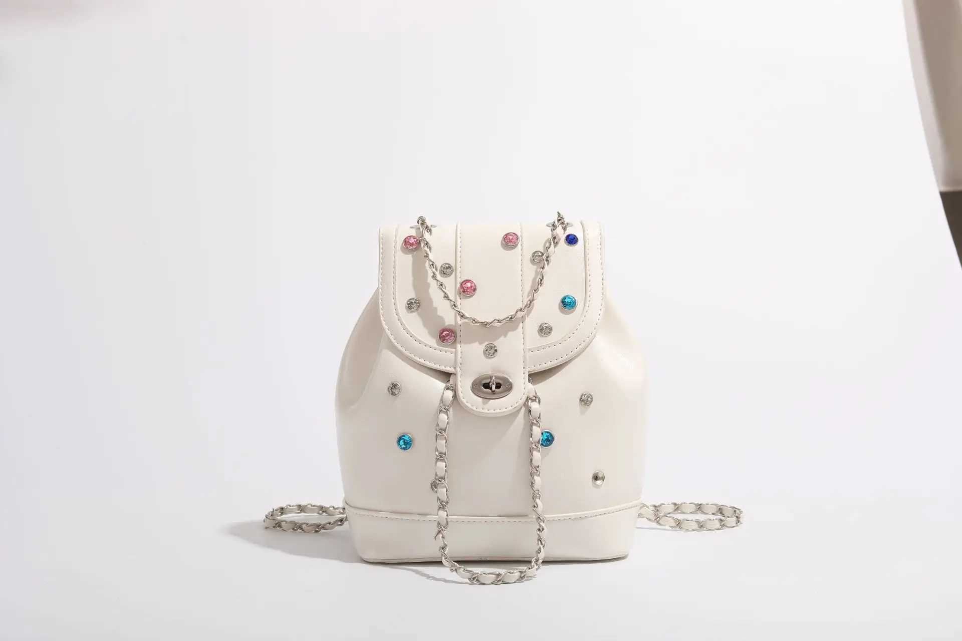 Womens autumn and winter mini chain backpack female student oil wax leather fashionable shoulder bag travel bag black Rucksack Sac Y250319
