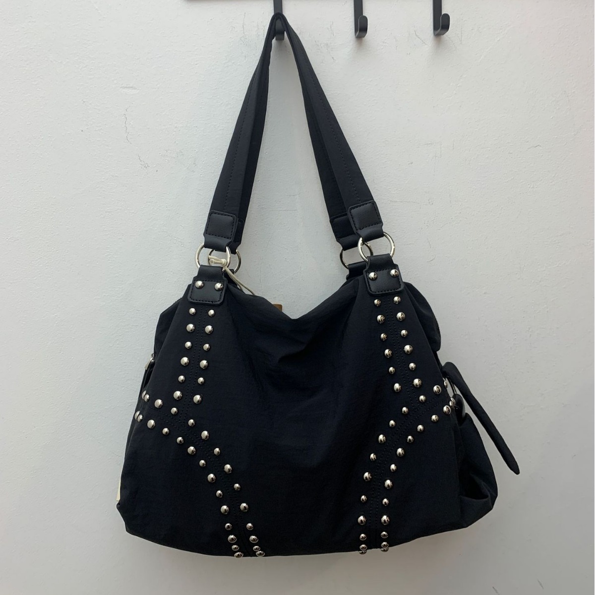 2024 Fashion Large Capacity Rivet Tiktok Online Celebrity Live Broadcast Women's Leisure Soft Cloth Bag