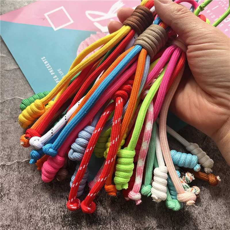 Motorcycle accessories car key contrasting color keychain accessories hand-painted bag charm couple handbag giftsXJ250319