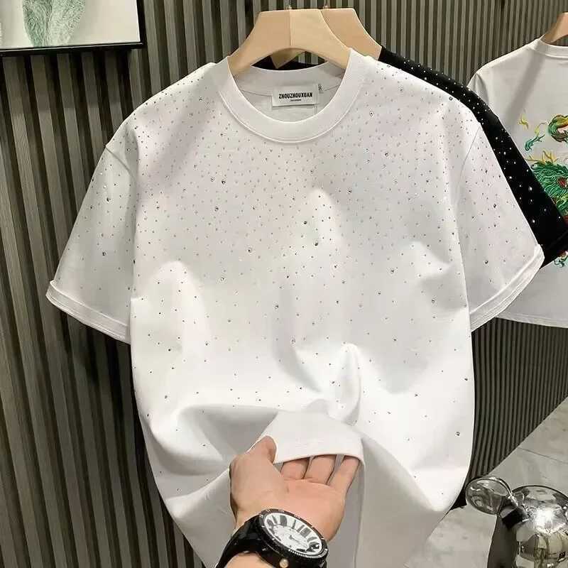 Summer Rhinestone Rivet Mens T-shirt Round Neck Casual T-shirt Fashion Street 2025 Mens Summer Short SleeveT250319