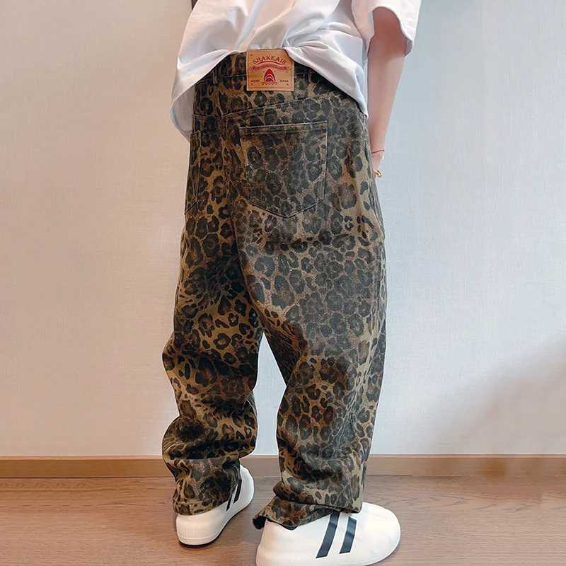 Mens Loose Wide Leg Leopard Graphic Jeans Male Classic American Vintage Denim Pants Youth Popular Daily Streetwear Denim TrousersT250319