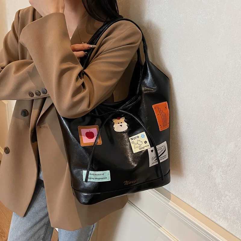 Korean large capacity bag for women 2025 new trendy and stylish single shoulder crossbody bag multifunctional commuting Y250319