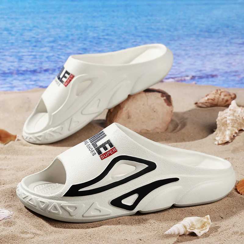 Summer new trend high-quality mens slippers outdoor thick soled non slip lightweight slippers bathroom slippers beach sandals Y250320