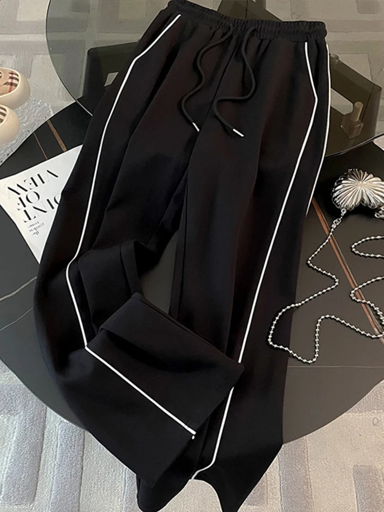 Womens tight fitting jumpsuit contrasting zipper full sleeved jacket high waisted brushed straight pants suit Spring 2025 womens clothing 250319