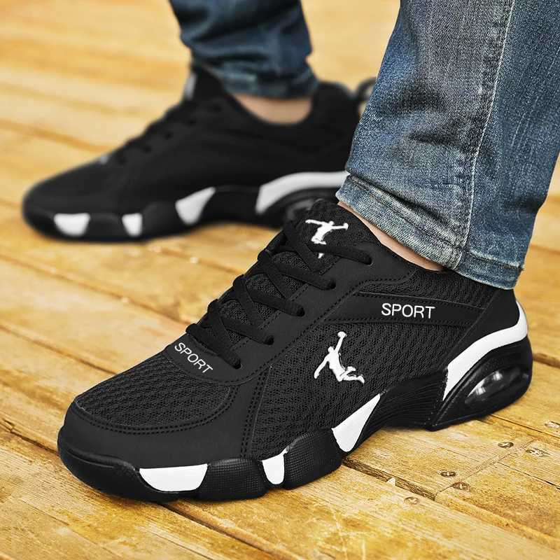 Men Running Shoes Casual Sneakers Outdoor Sport Shoes Summer Breathable Athletic Trainer Tennis Mens Sneakers Y250320