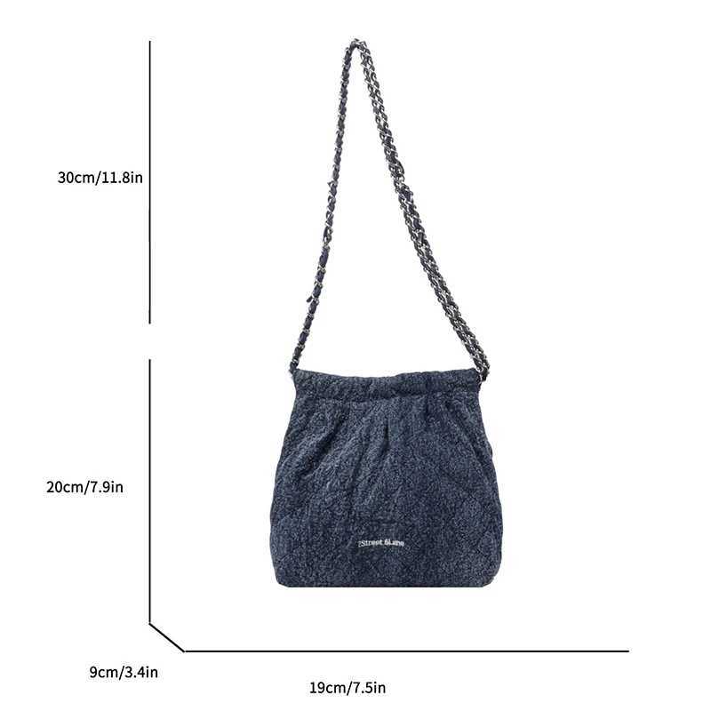 A solid colored cloth bag shoulder bag that can be worn on the body fashionable and trendy to meet womens daily commuting needs Y250319