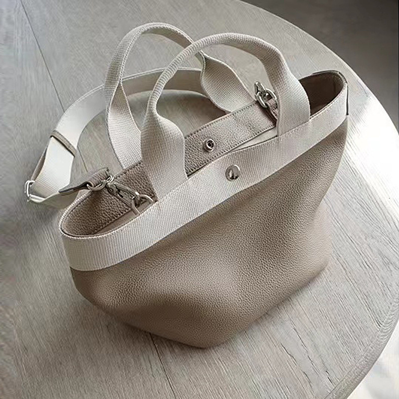 Water Bucket High End Feeling Carrying Vegetable Basket Bag Ladies Soft Leather Temperament Commuting Crossbody Handbag Shoulder Bags