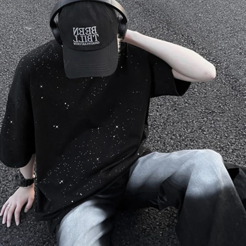 Summer Rhinestone Rivet T-shirt for Men Clothing Round Neck Casual T-shirt Fashion High Street 2025 Mens Summer Short Sleeves 250319
